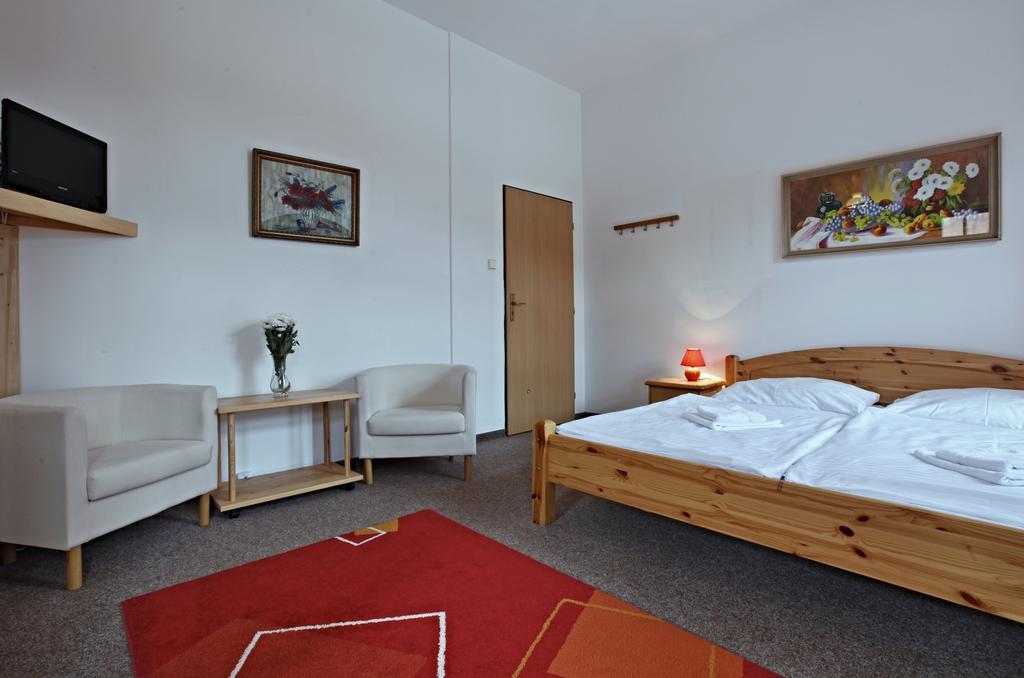Hotel Posta Cerny Dul Exterior photo