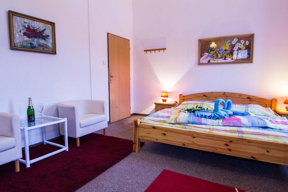 Hotel Posta Cerny Dul Exterior photo